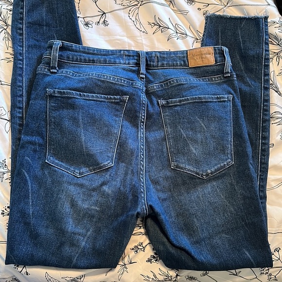 Abercrombie & Fitch Dark Wash Super Skinny Ankle High Rise Jeans - Picture 3 of 3
